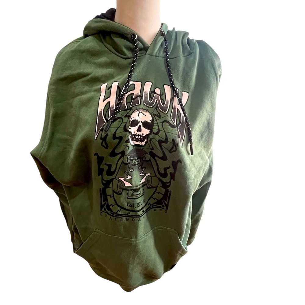 Tony Hawk hoodie with skulls, brand new with tag, size large